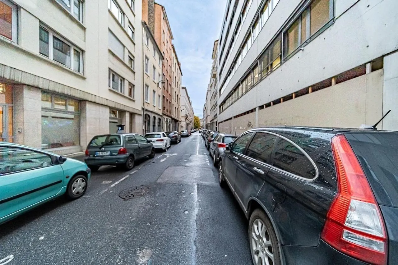 Appartement 6 Pers Avec Balcon-Perrache Bellecour Lyon Apartment